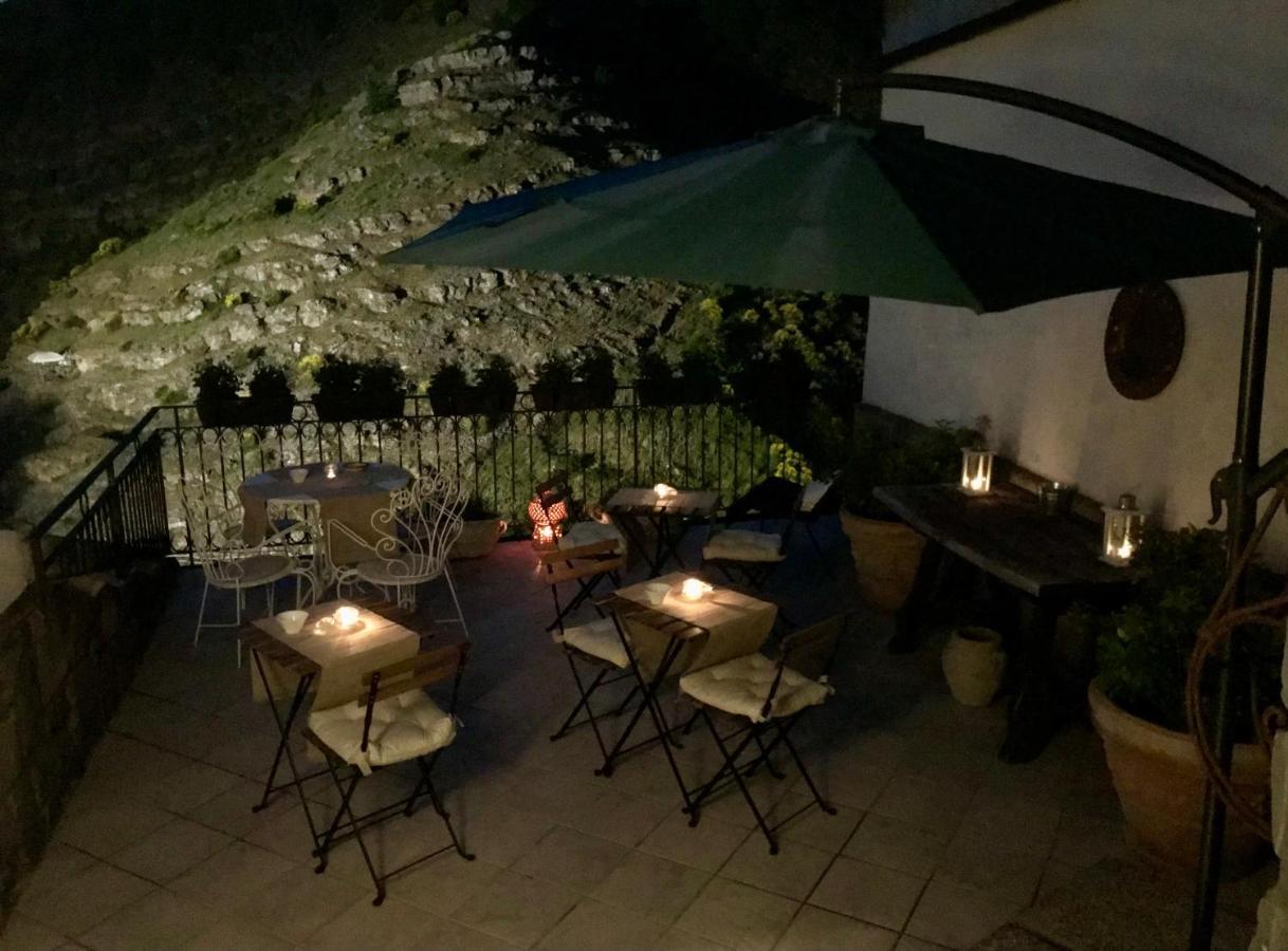 Borgo Manca Suite Sasso di Castalda Dış mekan fotoğraf