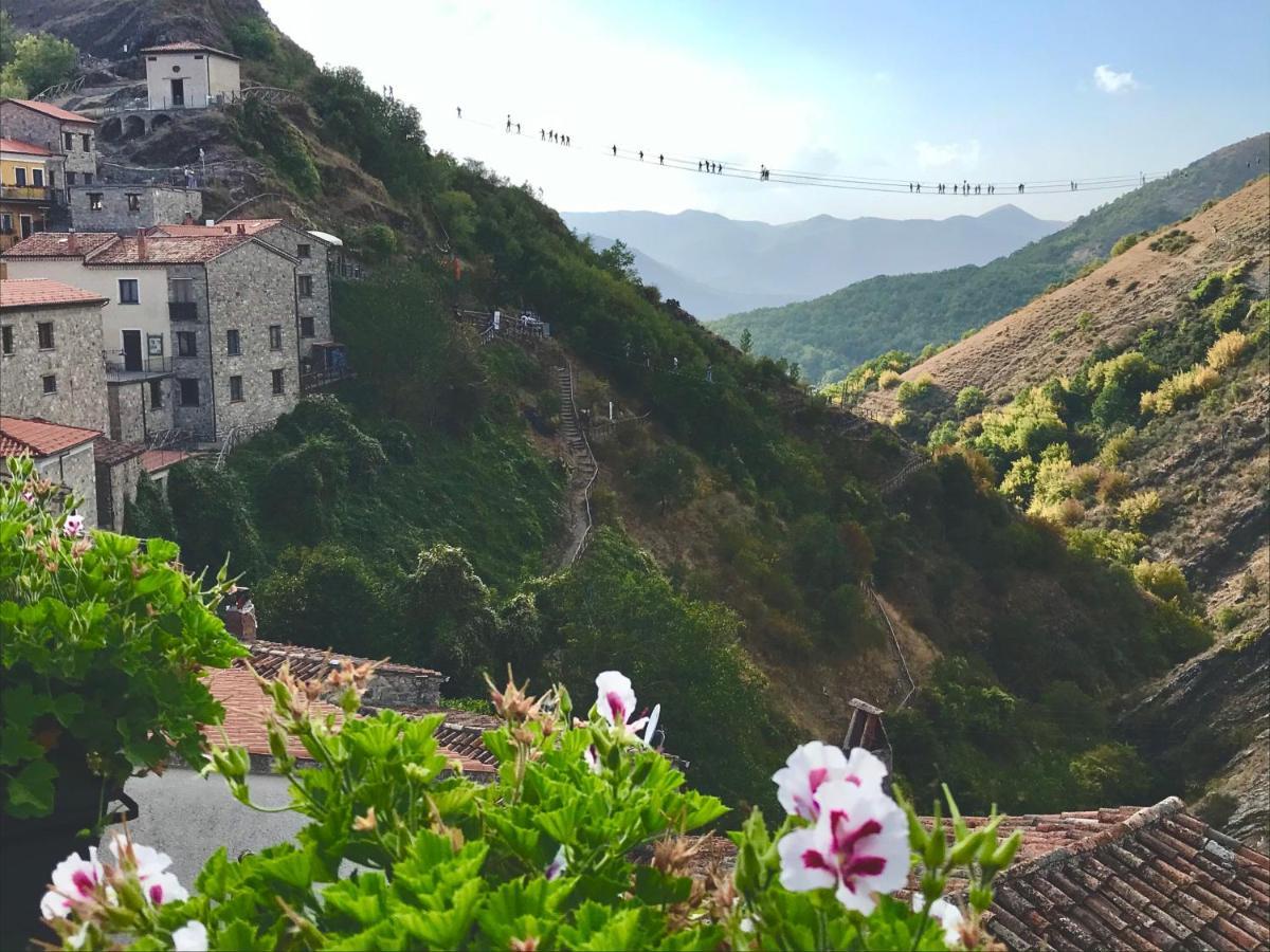 Borgo Manca Suite Sasso di Castalda Dış mekan fotoğraf