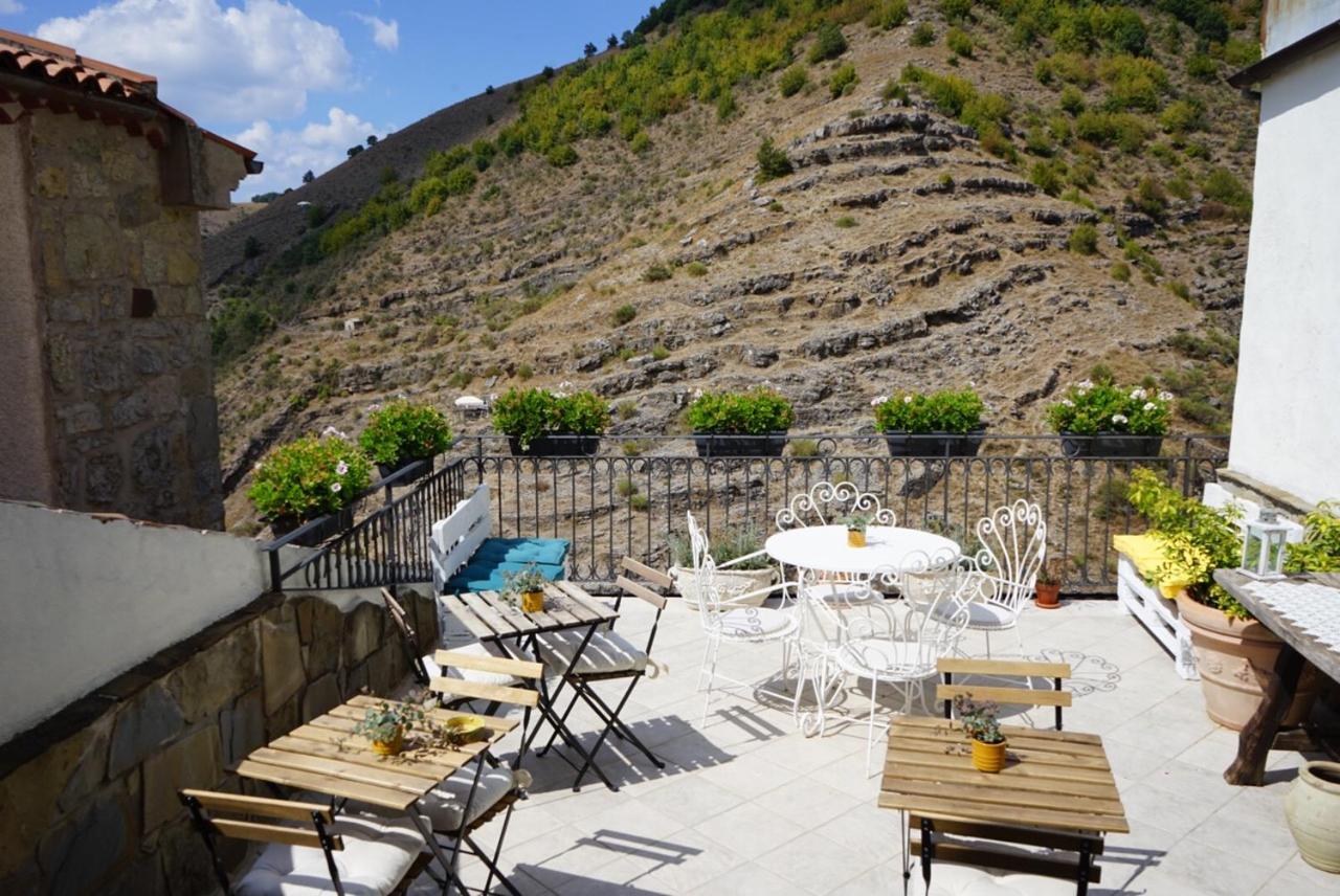 Borgo Manca Suite Sasso di Castalda Dış mekan fotoğraf